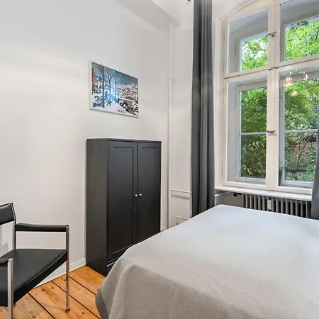 The Gleditsch - Schoeneberg Location, 1br, 1 Living Room, Group Friendly, Ideal For 2 - 4 Guests * Berlim
