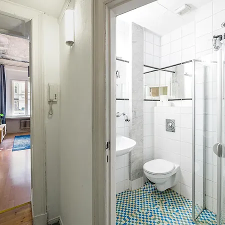 The Gleditsch - Schoeneberg Location, 1br, 1 Living Room, Group Friendly, Ideal For 2 - 4 Guests Apartman