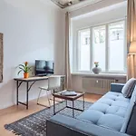 The Gleditsch - Schoeneberg Location, 1br, 1 Living Room, Group Friendly, Ideal For 2 - 4 Guests Berlin