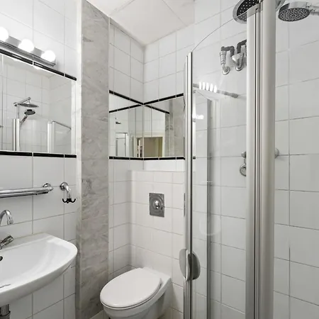 The Gleditsch - Schoeneberg Location, 1br, 1 Living Room, Group Friendly, Ideal For 2 - 4 Guests Apartamento *