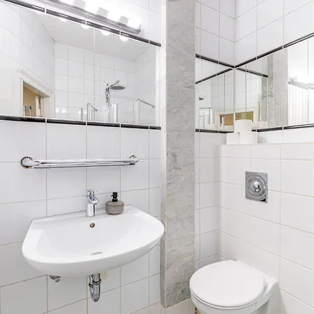 The Gleditsch - Schoeneberg Location, 1br, 1 Living Room, Group Friendly, Ideal For 2 - 4 Guests Apartamento Berlín