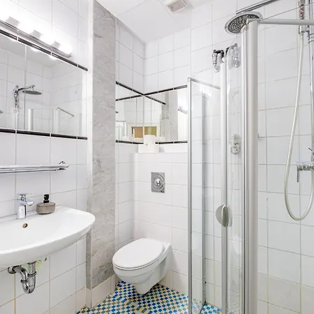 Apartamento The Gleditsch - Schoeneberg Location, 1br, 1 Living Room, Group Friendly, Ideal For 2 - 4 Guests
