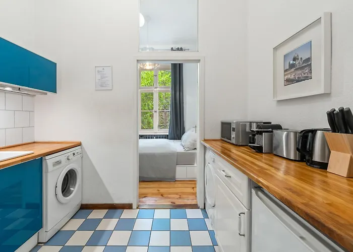 The Gleditsch - Schoeneberg Location, 1br, 1 Living Room, Group Friendly, Ideal For 2 - 4 Guests Appartement Berlijn